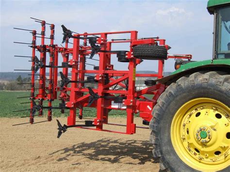 radličkový kyprič HE-VA Triple-Tiller v akcii