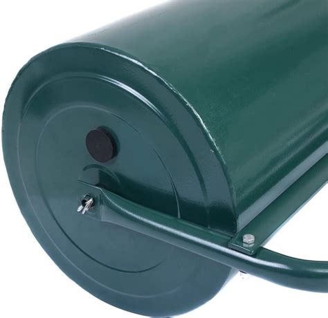 Detail záberu na trávnik s nastavenou výškou kosenia 4-5 cm.