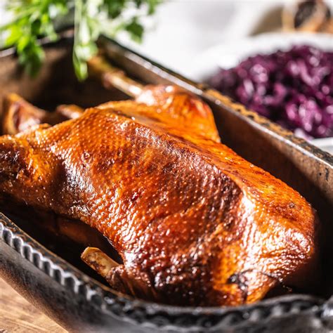 Fotografia: Celá pečená hus s chrumkavou kožou