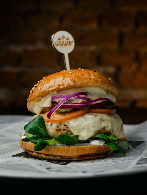 Fotografia: Hromádka čerstvo upečených lokší potretých masťou