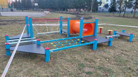 Tematické foto detského ihriska s drevnou štiepkou