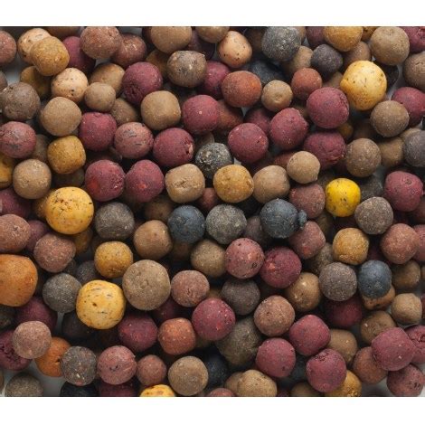 Schéma zloženia boilies Rapid: podiel extrudovaných zložiek, prírodných olejov a atraktantov