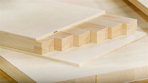 Ukážka rôznych druhov dreva a spojovacích materiálov