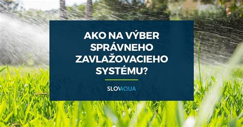 Fotka automatického zavlažovacieho systému polievajúceho novovysiaty trávnik