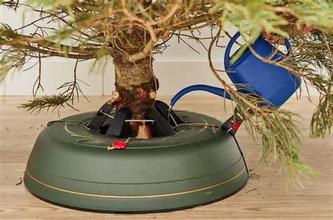 Detailné zobrazenie stojana na vianočný stromček s vodou