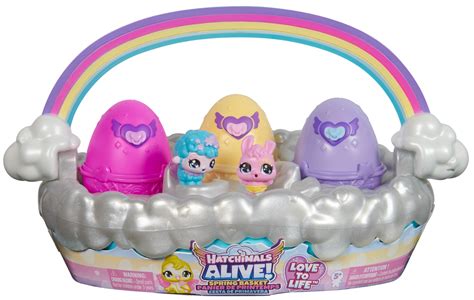 detailná fotografia znášky vajíčok skokana hnedého vo vode, s viditeľnými jednotlivými vajíčkami obalenými v gélovitej hmote