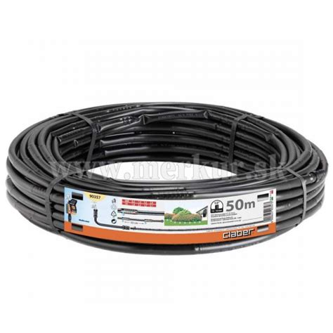 Detail kvapkovej hadice s integrovanými kvapkovačmi.