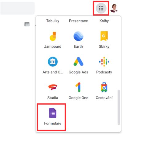 Snímka obrazovky: Rozhranie Google Formulárov s poľami pre názov a popis formulára