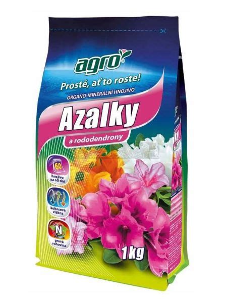 Tematická fotografia: Granulované hnojivo pre azalky pri aplikácii