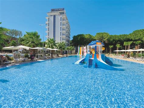 Foto detského klubu alebo detského bazéna s toboganmi v hoteli Oleander Side