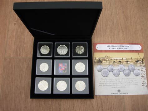 Ilustračná fotografia rôznych zlatých a strieborných mincí