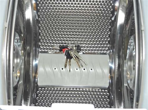 Propagula mangrovníka plávajúca vo vode alebo zakoreňujúca sa v bahne