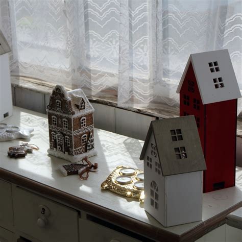 Ilustrácia rastlín chilli v interiéri s LED osvetlením