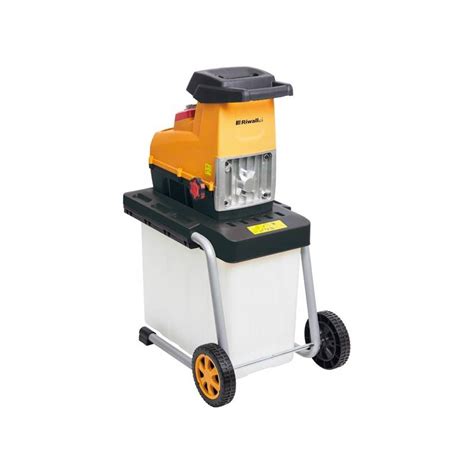 Ilustračné foto záhradného drviča Riwall RES 2844 B v prevádzke