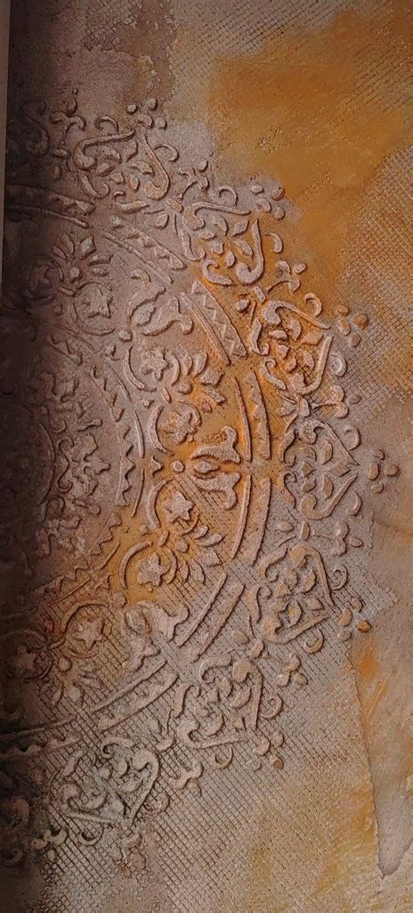 Inšpiratívna fotogaléria aplikácie drevených ornamentov na dverách, komodách a vinárskych regáloch