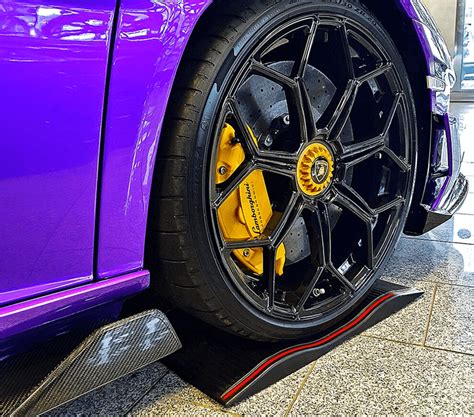 Infografika krížového výsevu osiva pre rovnomerné pokrytie plochy