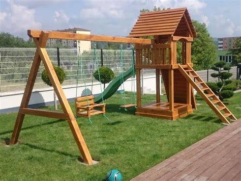 Detské ihrisko s domčekom, šmýkačkou a pieskoviskom