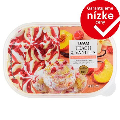 Ilustračná fotografia zapečeného hrozna a malín s kúskami masla