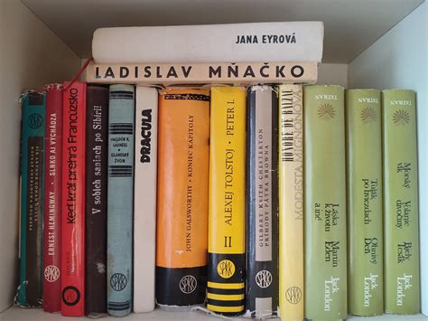Sada kníh s uvedenými titulmi.