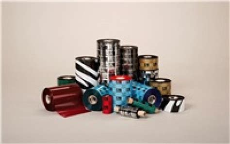 fotka rôznych štepárskych nástrojov (nôž, páska, vosk)