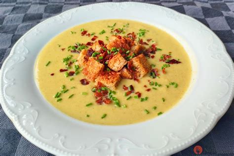 miska zemiakovej pórovej polievky