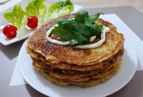 tanier pórových placiek so syrom