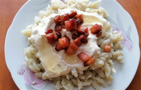 miska pórového rizota so slaninkou