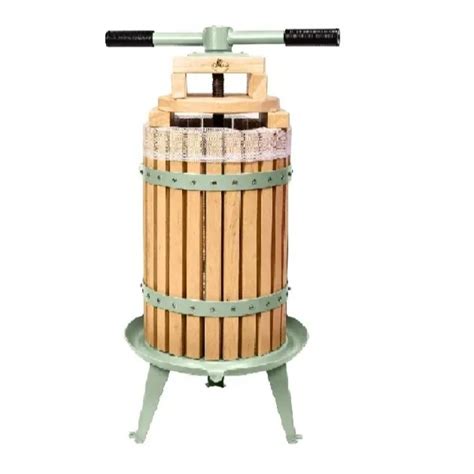 Ukážka rôznych typov lisov na ovocie - drevený, nerezový, hydraulický.