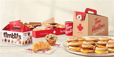 Sortiment donutiek a kávy z reťazca Tim Hortons