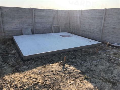 Schéma prípravy základov pre záhradný domček (štrk, betónová platňa, pätky)