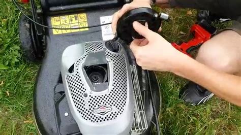 Schéma elektrickej kosačky Viking so zvýraznenými kľúčovými komponentmi ako nôž a ložiská