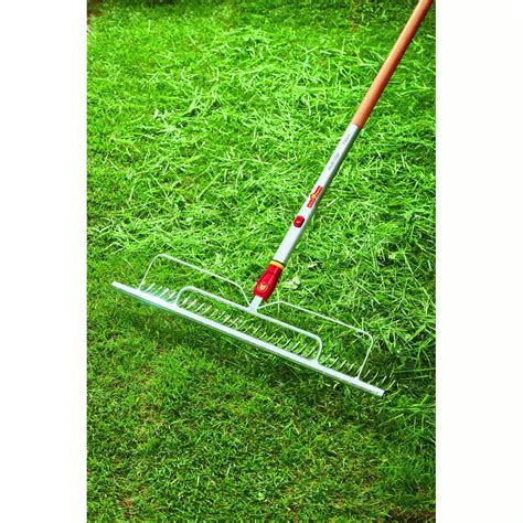 Rôzne typy valcov na trávnik (hladký, hrotový, mriežkový, na topdressing)