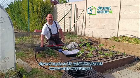 Drážkovač pri vytváraní drážok pre závlahu
