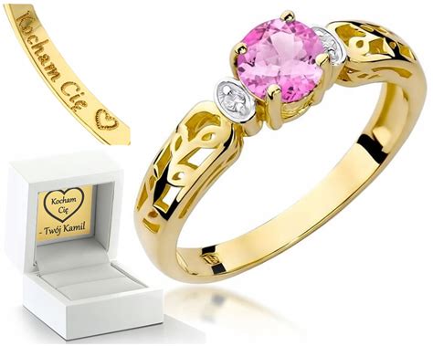 Ilustračná fotografia bonsaja s prírodným kameňom a machom