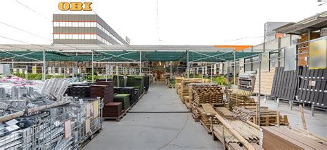 OBI Rimavská Sobota, záhradné centrum s rôznou technikou a nábytkom