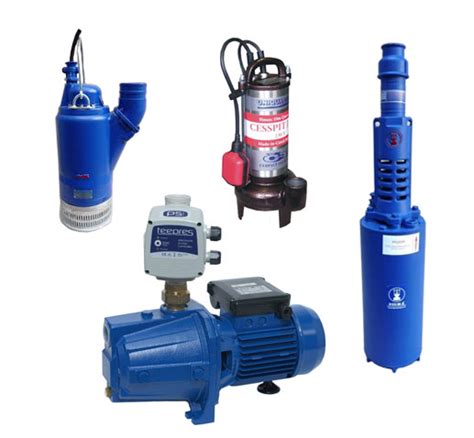 Koláž rôznych typov záhradných čerpadiel