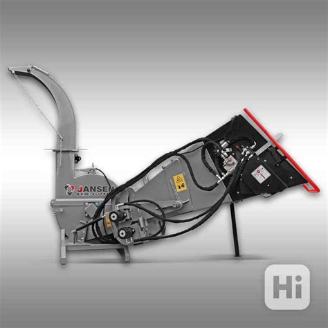 Tematické foto: drvič konárov v akcii