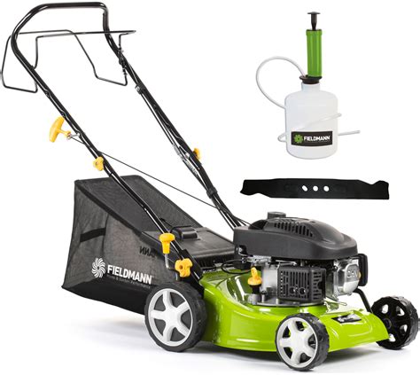 Dizajn benzínovej kosačky Fieldmann FZR 4008-79B so zelenými akcentmi a robustnými kolesami
