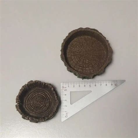 Schéma injektáže herbicídu do kmeňa stromu