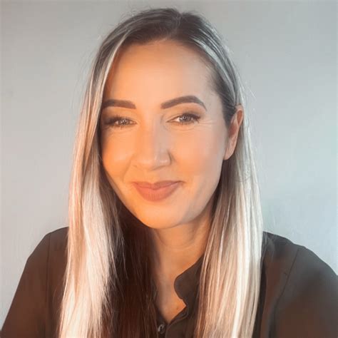 Produktové foto rôznych foriem spracovania divozelu (čaj, tinktúra, olej)