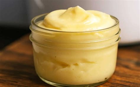 Ilustrácia jedľového ihličia a kvapky oleja