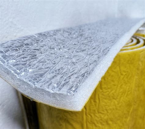 ilustrácia pôdneho profilu s ílovitou vrstvou a porovnanie s piesčitou pôdou