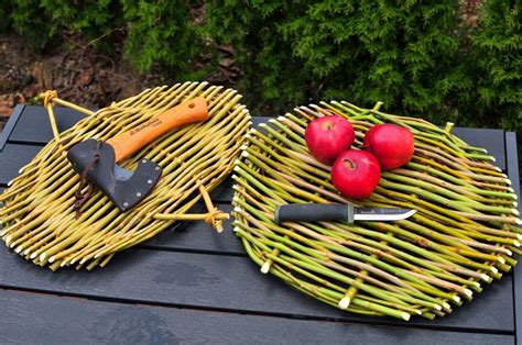 Ukážka rôznych produktov vyrobených z vŕbových prútov