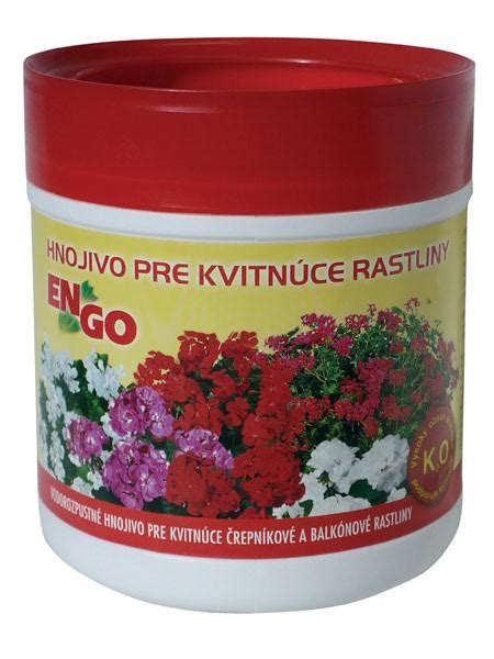 Fotografia hnojiva vhodného pre kvitnúce rastliny
