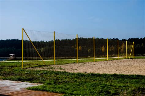 Schéma vinohradu s vyznačenými zónami inštalácie ochranných sietí a plašičov