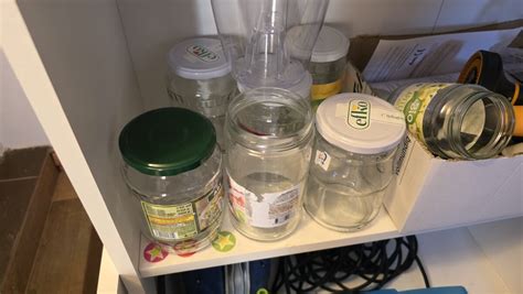 Ilustrácia zaváraninového pohára s gázou na vrchu