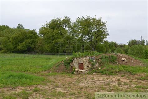 Sud na vyvýšenom mieste s pripojeným filtrom
