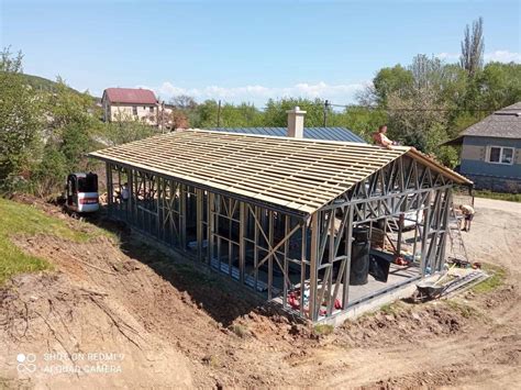 Schéma znázorňujúca postup ukotvenia oceľovej konštrukcie domčeka k betónovému podkladu