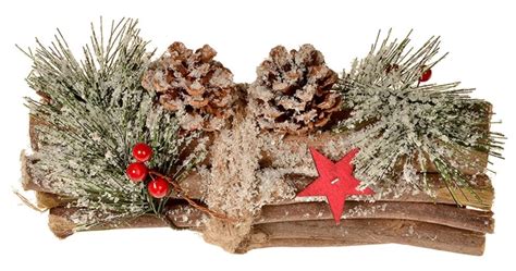 Vianočná záhradná dekorácia s čečinou, šiškami a sušeným ovocím