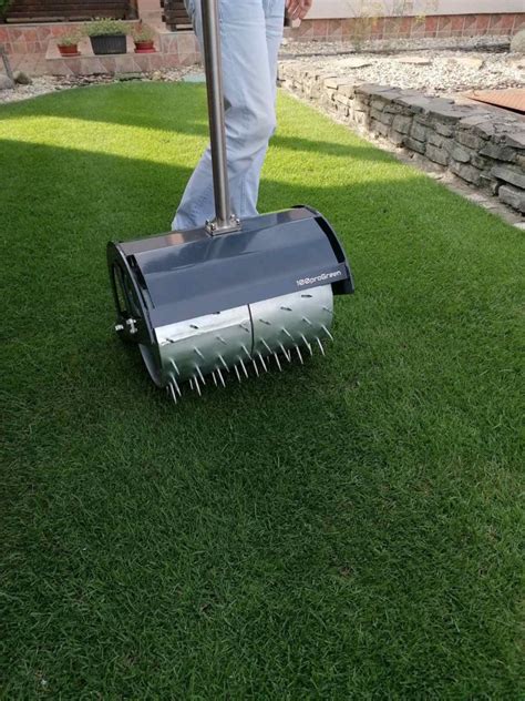 Detail prevzdušňovacieho valca Einhell s označením modelu